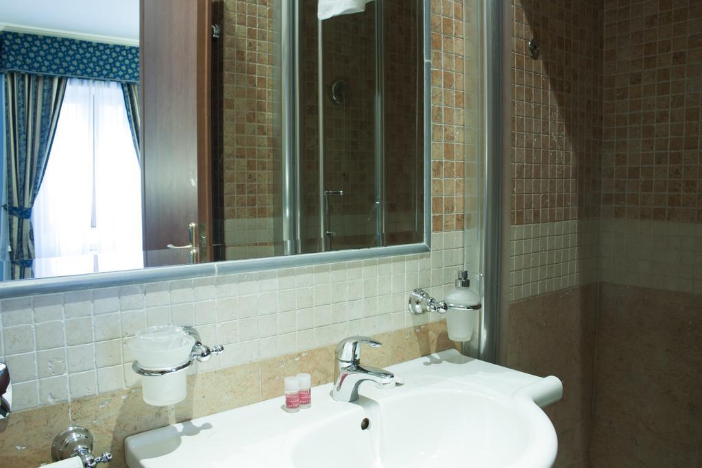 Clara Domus Hotel Рим Екстериор снимка