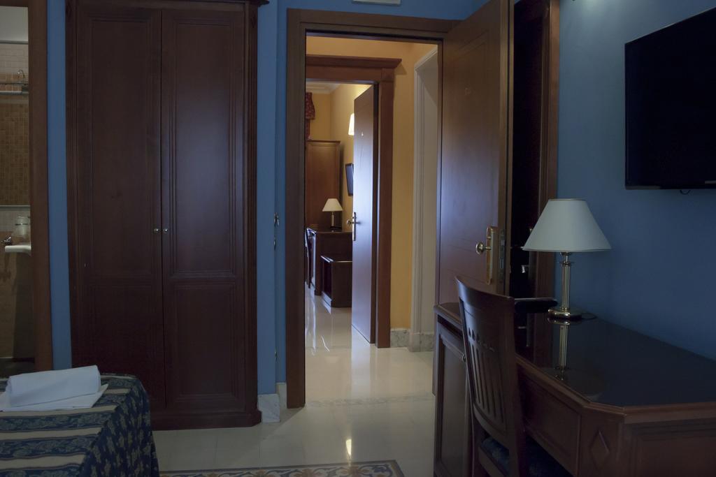 Clara Domus Hotel Рим Екстериор снимка
