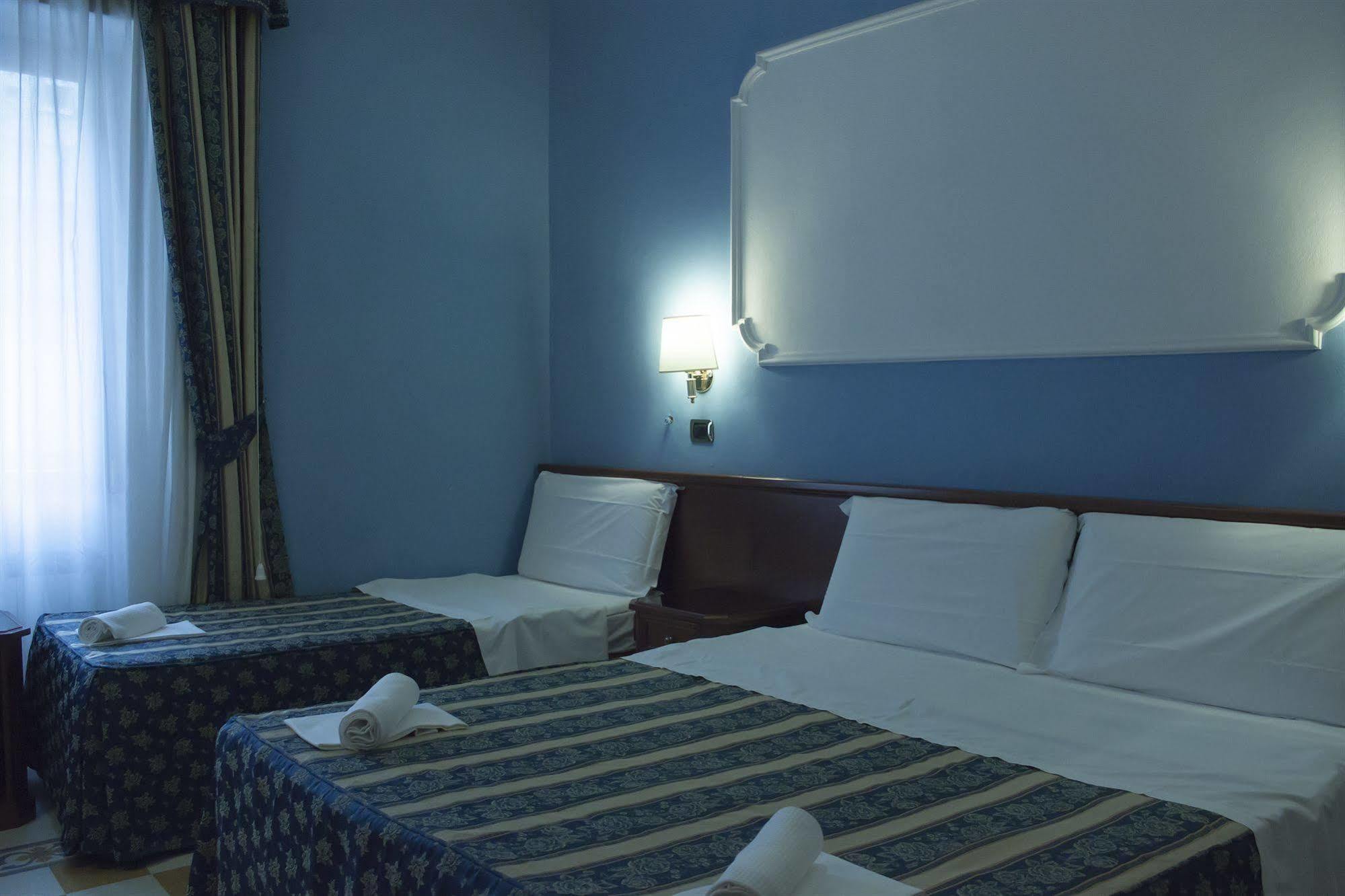 Clara Domus Hotel Рим Екстериор снимка