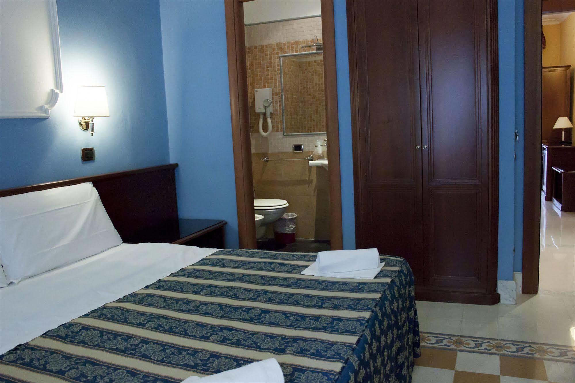 Clara Domus Hotel Рим Екстериор снимка